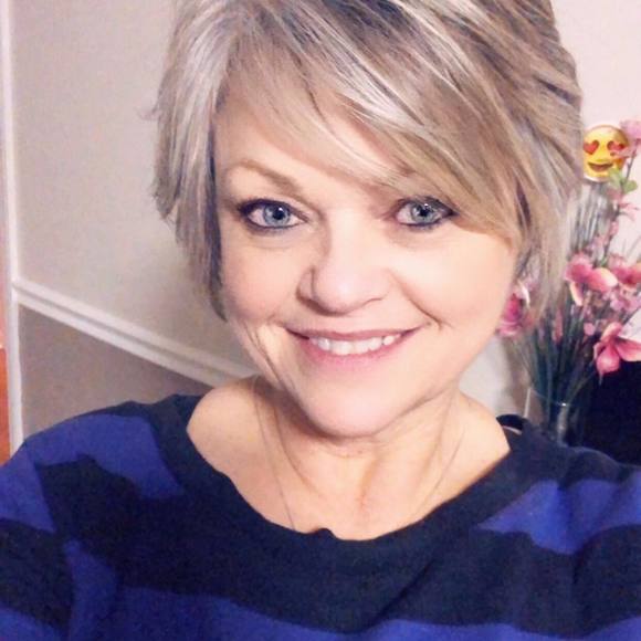 Meet your Posher, Cindy - Picture 1 of 1